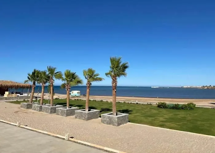 Selena Bay With Private Beach,sea View מלון דירות הורגהדה